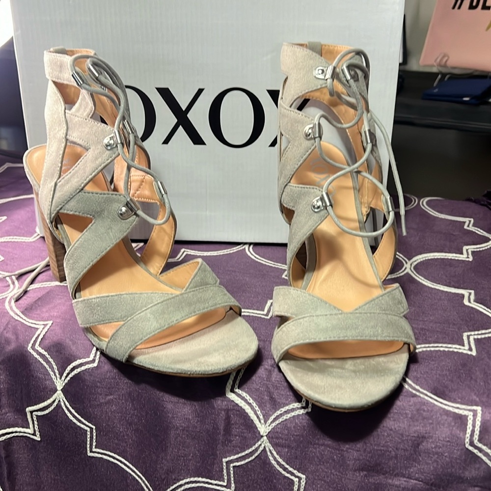 Shoes/ Sandals